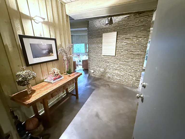 337 Chelsea Cir — Photo 2