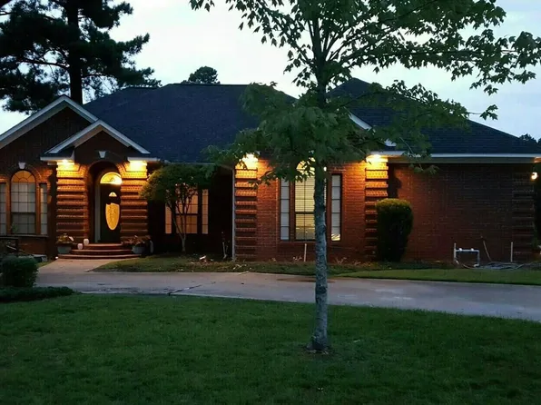 15 Regal Row, Magnolia, AR 71753