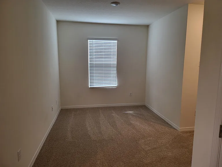 1204 Draintree St — Photo 14