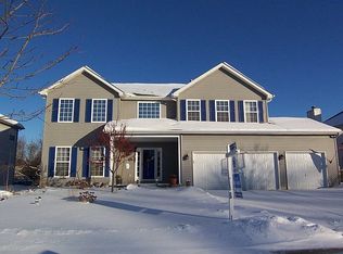 25 Sarah Dr, Crystal Lake, IL 60014