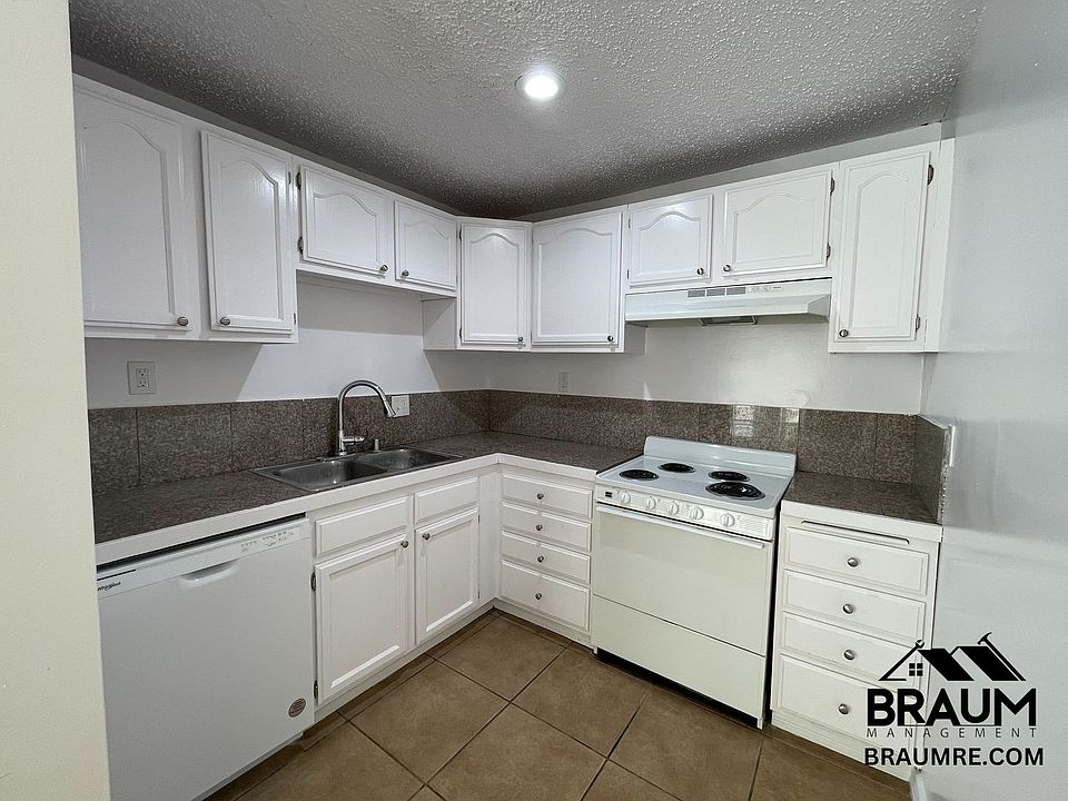 1st image of 6041 Whitsett Ave APT 110