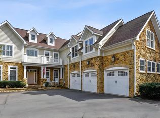 2017 Woodford Rd, Vienna, VA 22182