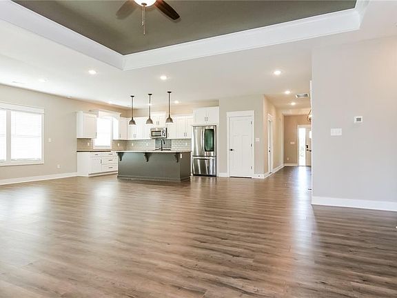5th image of 15908 E Cogan Ln