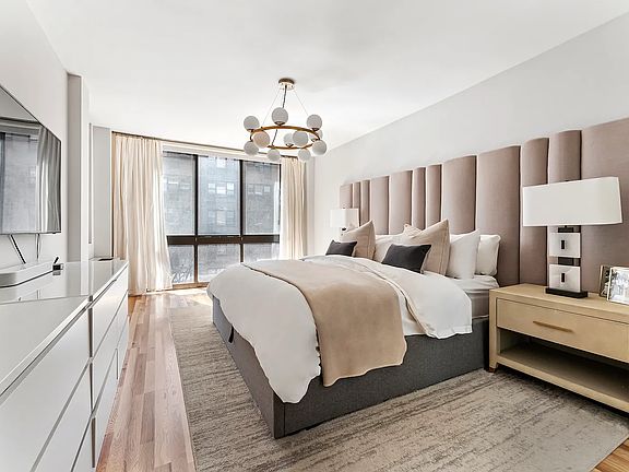 5th image of 343 E 74th St APT 6J