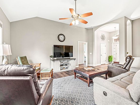 4th image of 20288 Deer Path Ct