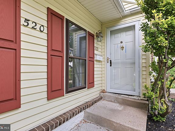 2nd image of 520 Pebble Ridge Ct