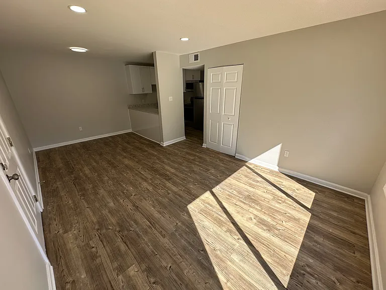 105 Berry St #8 — Photo 4