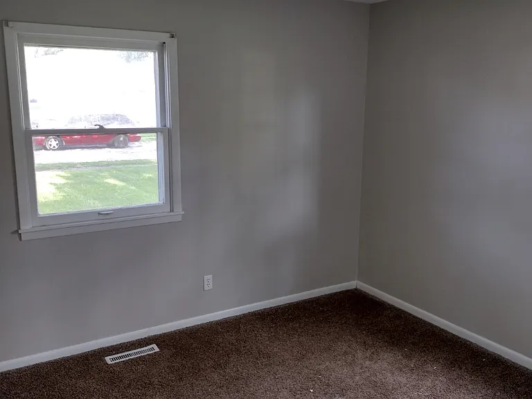 1321 Lafayette Ct — Photo 6
