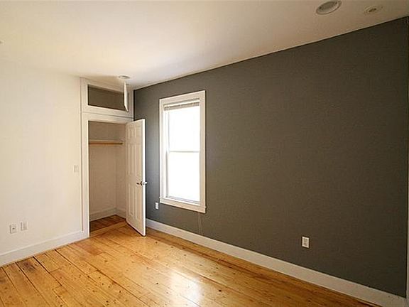 4th image of 345 Columbia St #1