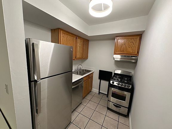 5th image of 34 Chittenden Ave APT 16