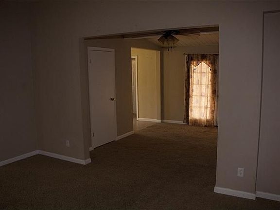 5th image of 925 Radcliffe Ave