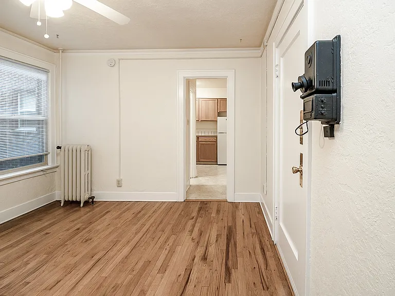 Terrace Court Apartments - Portland Oregon - Studio