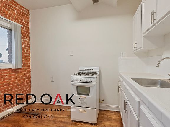 5th image of 147 5/8 S Normandie Ave #308