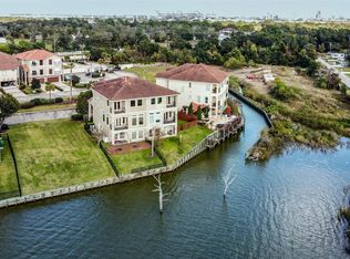4105 Boardwalk Blvd, Seabrook, TX 77586