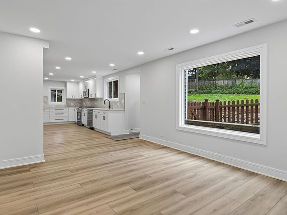 4th image of 437 Highland Ave