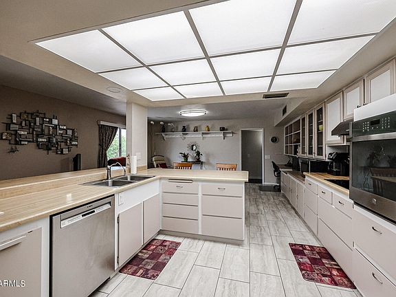 3rd image of 13236 W BELLWOOD Drive