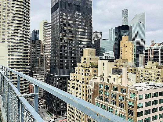 Rented by Cayenne Realty Group | media 14