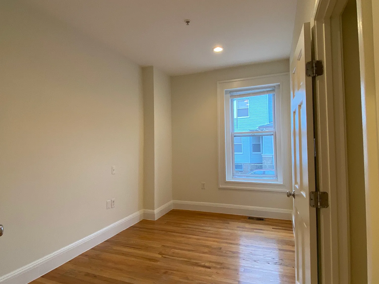 1 bed, 9999 sqft, $2,550 — Photo 1