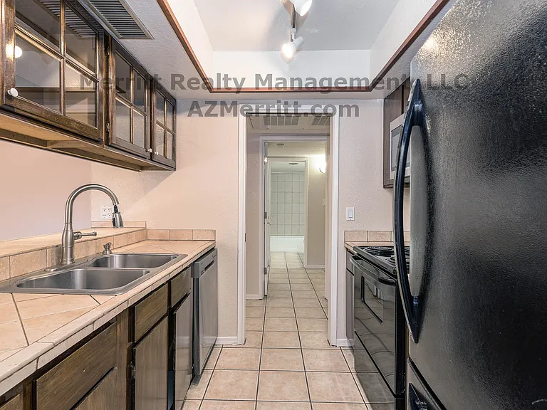 1646 N Mountain View Ave — Photo 11