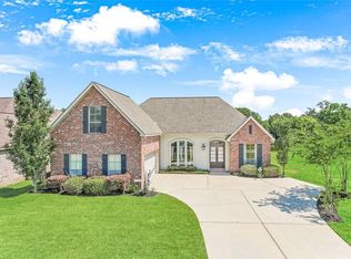 316 Autumn Creek Dr, Madisonville, LA 70447