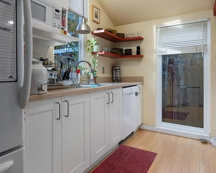 2110-2112 Camino Ct — Photo 3