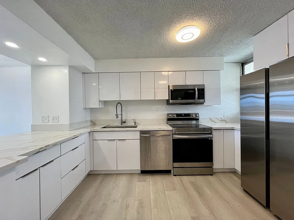 500 University Ave #1126