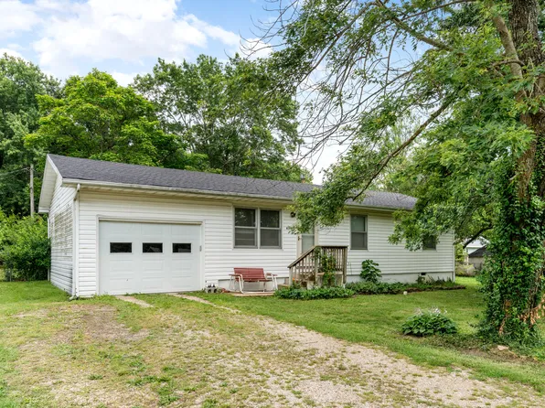 422 N White Oak Street, Marshfield, MO 65706