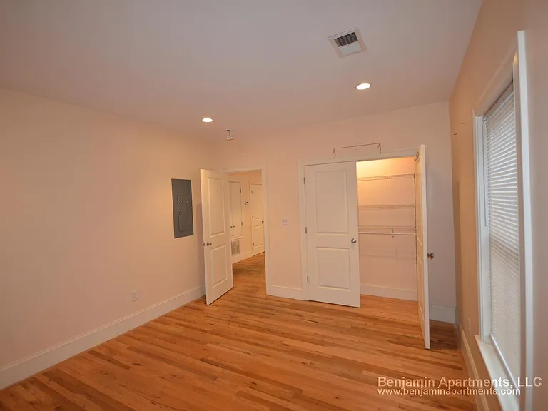 25 Lothrop St #7 — Photo 10