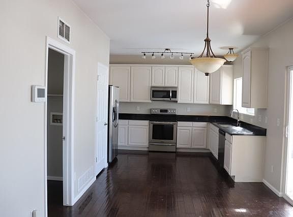 5th image of 2112 Springside Dr