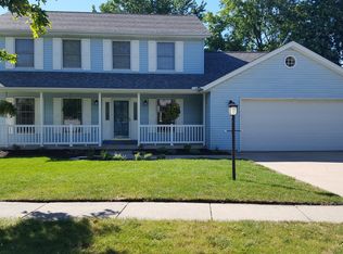 909 Wesley Ave, Savoy, IL 61874