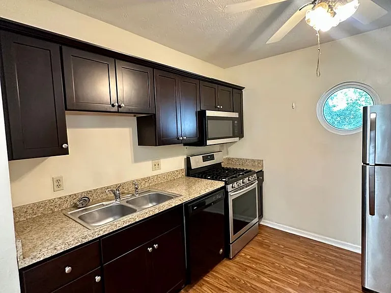 720 Addison Ave — Photo 8