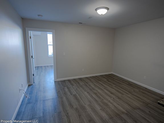3rd image of 2836 Fairfield Ave Unit 104