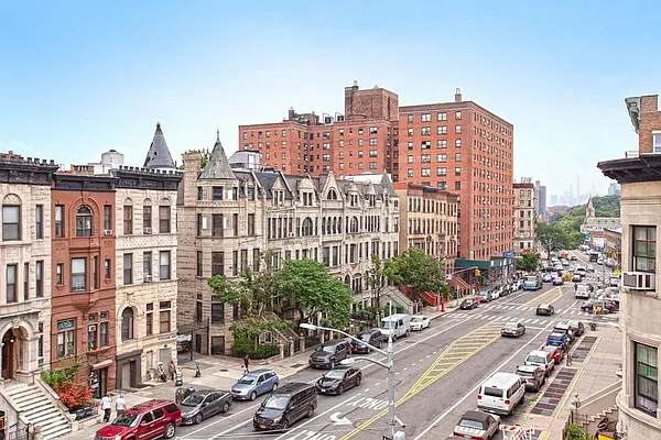 Rented by Esra Realty | media 7