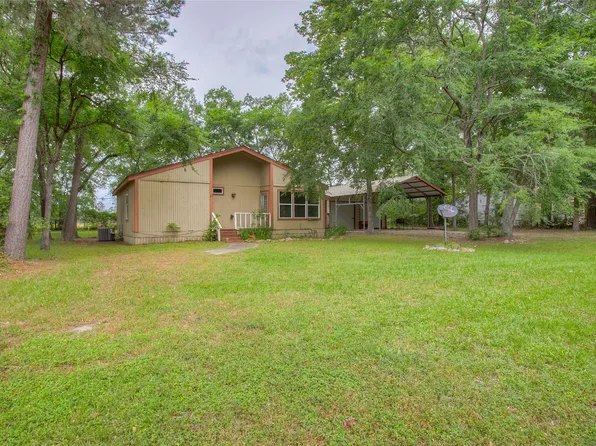 81 Westlake Rd, Trinity, TX 75862