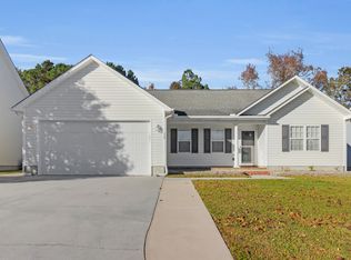204 Two Oaks Ct, Newport, NC 28570
