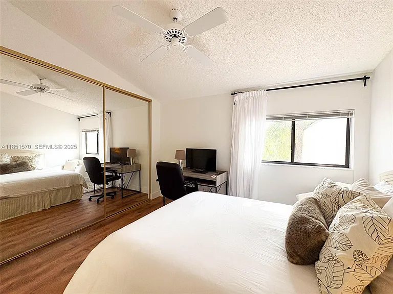 2530 Windsor Way Ct — Photo 17