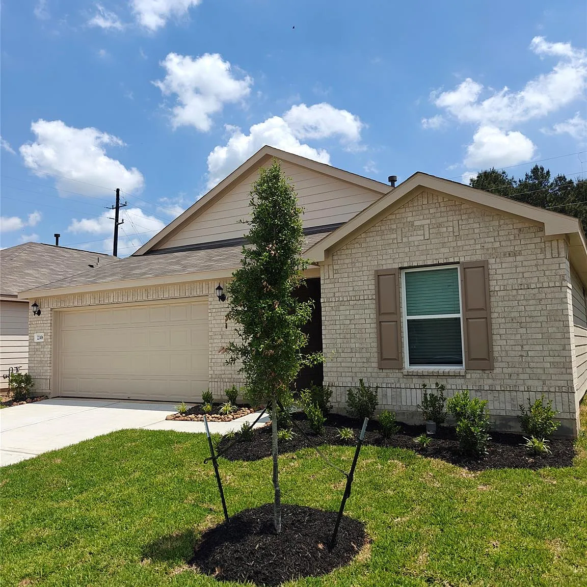 3 bed, 2.0 bath, $2,000 — Photo 2