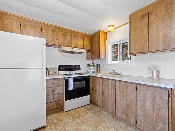 5th image of 801 NE Dawson Street