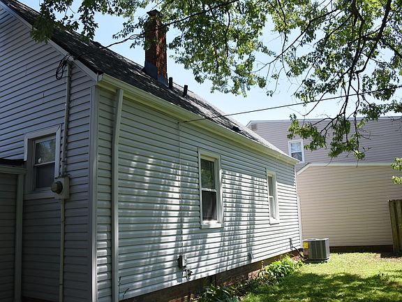 5th image of 1648 Longwood Dr