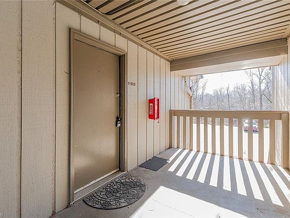 3rd image of 2240 Sunderland Rd APT 65N
