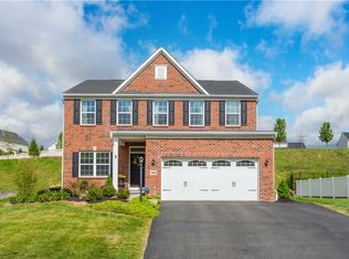 326 Park Edge Dr, Clinton, PA 15026