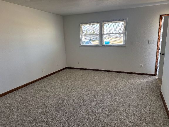 4th image of 903 Julie Dr