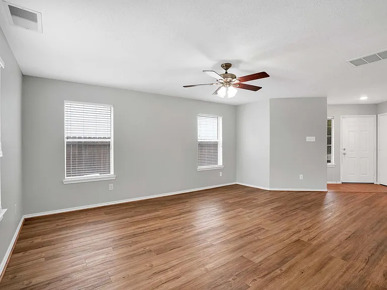 7215 Cool Springs Ct — Photo 7