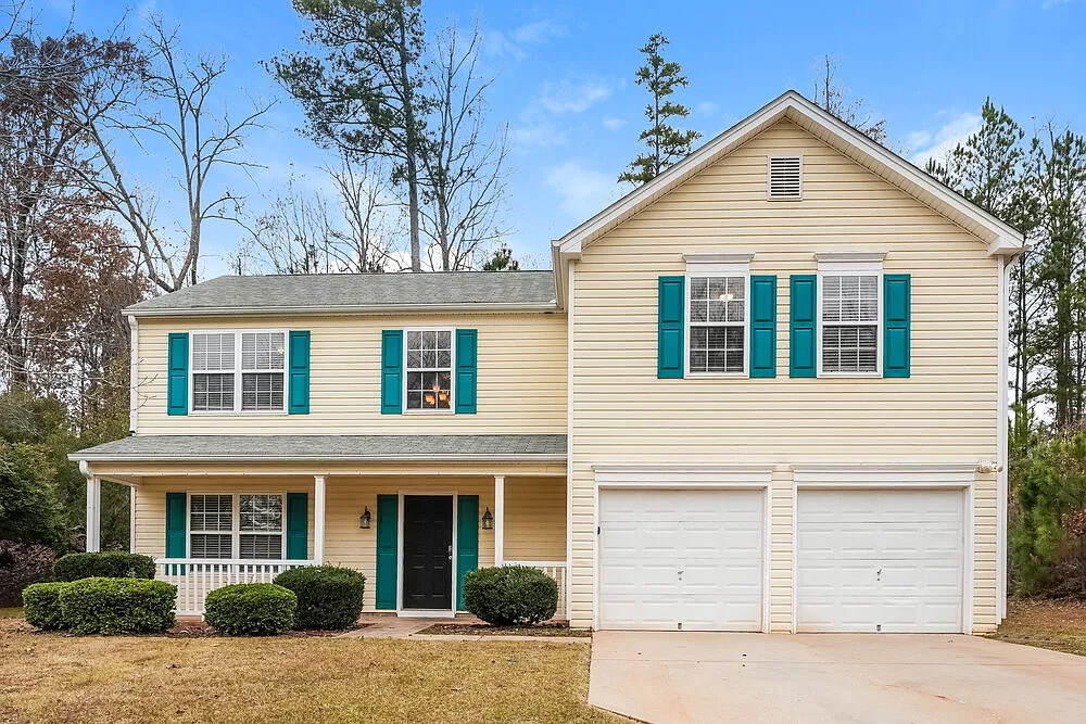 4 bed, 2.5 bath, 2404 sqft, $2,820 — Photo 1