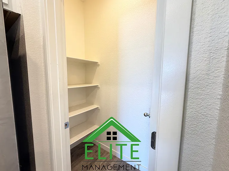 5296 Molino Cir — Photo 15