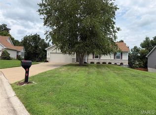 1761 Fairview Farms Cir, Wentzville, MO 63385