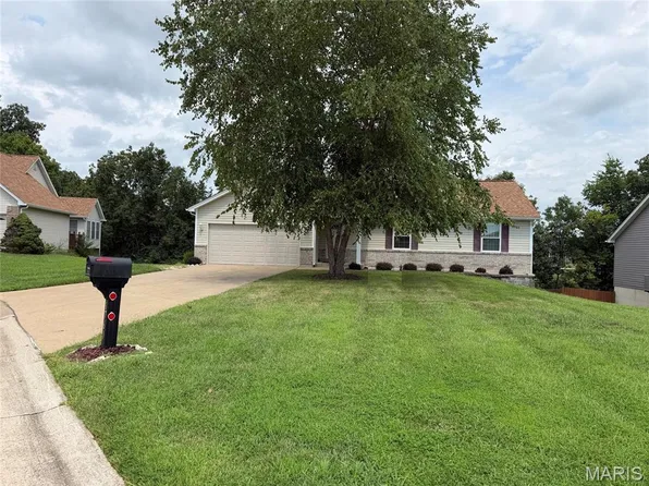 1761 Fairview Farms Cir, Wentzville, MO 63385