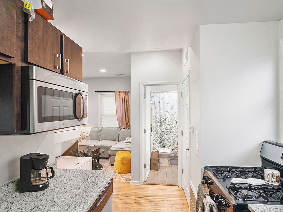 1st image of 2844 N Sheffield Ave APT 2R