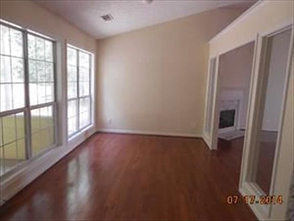 5th image of 605 Ashford Cove Dr