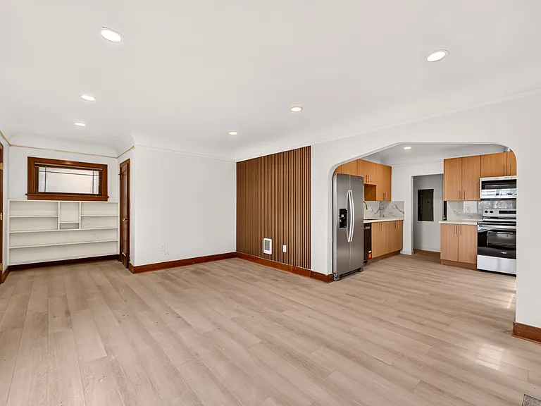 1920 11th Ave W #A — Photo 6